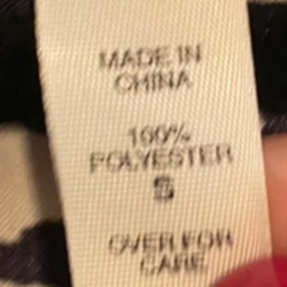 VICTORIAS SECRET  COVER UP / LOUNGE - Picture 6 of 13